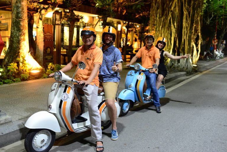 Vespa tour – ulice i smaki hue