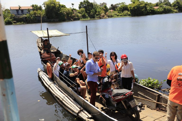Vespa tour – bogactwo tradycji i kultury hue