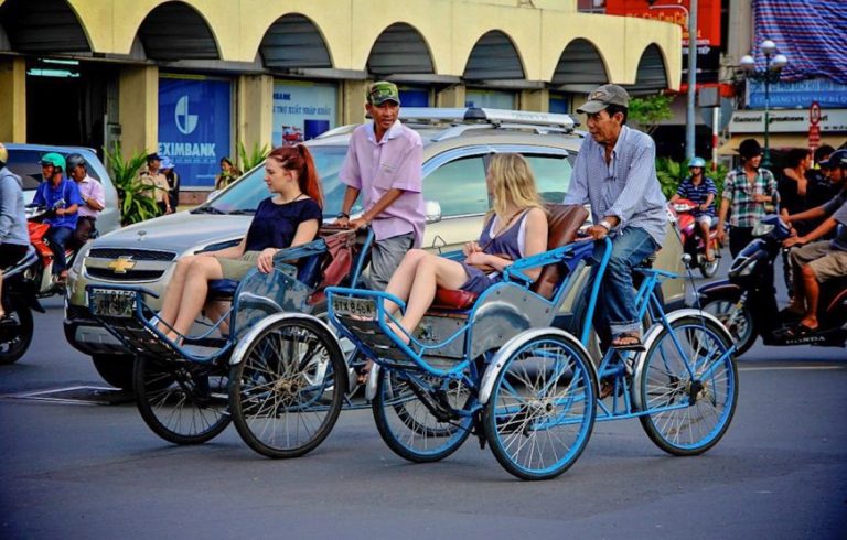 Uncover authentic market by cyclo (Join tour)