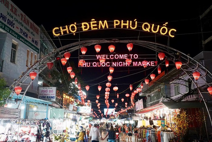 WIECZÓR NA NOCNYM TARGU DUONG DONG – TĘTNIĄCE SERCE PHU QUOC (WTOREK)